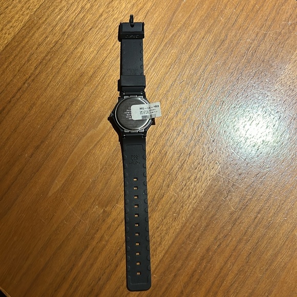 Casio watch large cities print round white face black buckle band - Picture 6 of 8